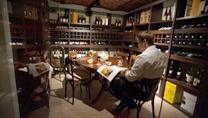 Corks Cozy Bar isi asteapta oaspetii in Centrul Istoric 1 Corks Cozy Bar isi asteapta oaspetii in Centrul Istoric 1